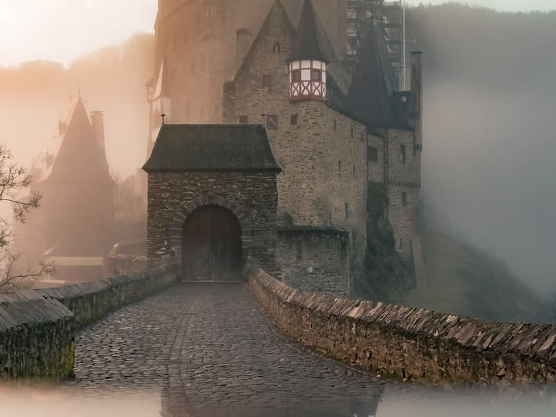 自然绿色与可持续场景,代表环保科技与循环经济行业